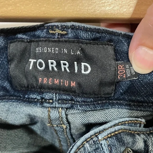 Torrid Women's Blue skinny Jeans - Picture 2 of 5